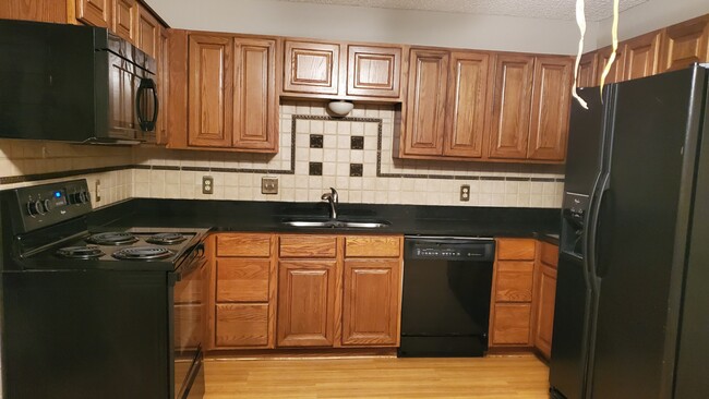 Building Photo - 1527 Grandview Ave