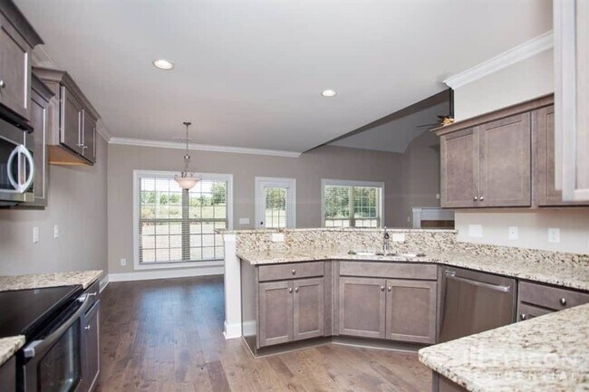 Building Photo - 1502 John Lee Ln