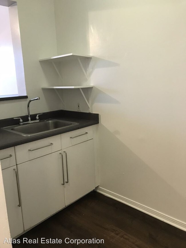 Foto del edificio - 1425 W 7th St