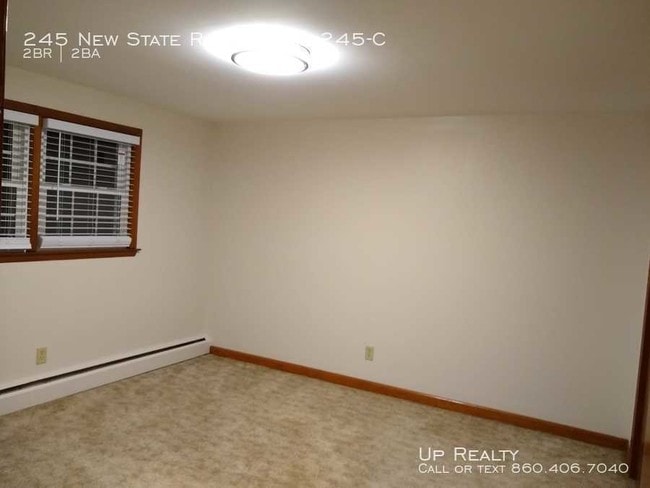 Foto del edificio - 245 New State Rd