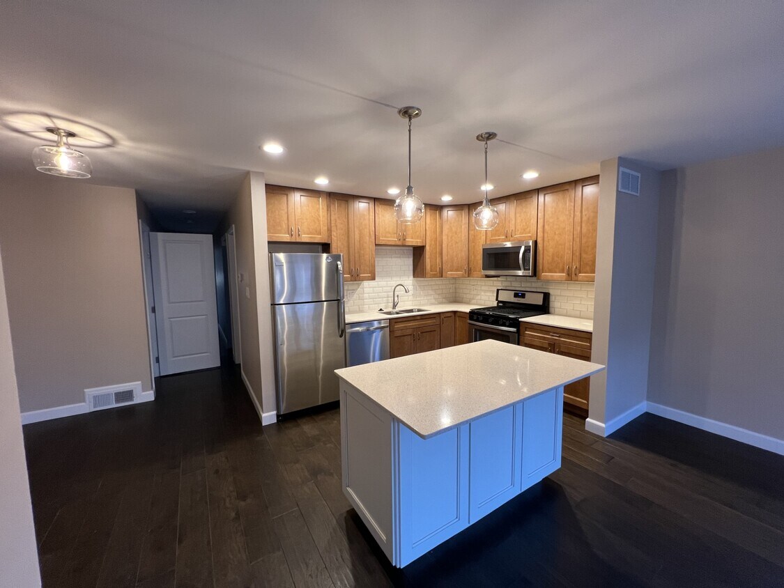Foto principal - 7526 Byron Pl