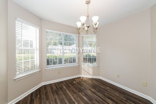 Building Photo - 8077 Sandywood Ln