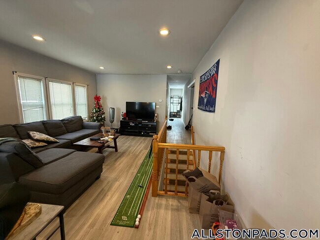 Foto del edificio - 117 Glenville Ave