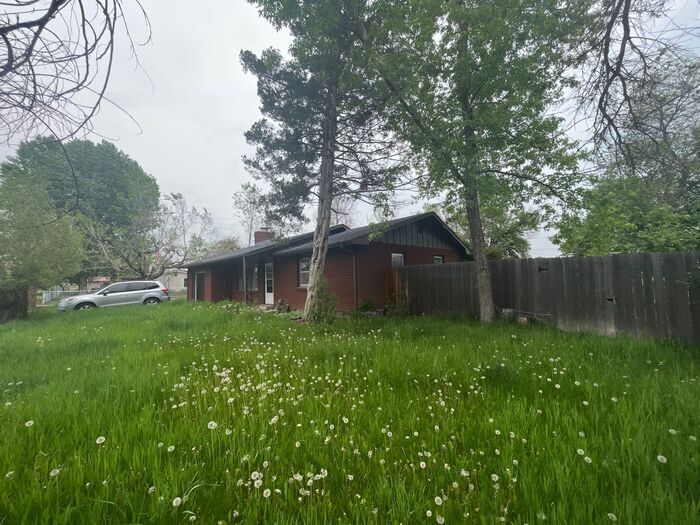 Primary Photo - Cute Home in Laporte