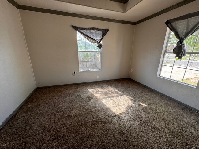 Foto del edificio - Adorable house for rent! With large fenced...