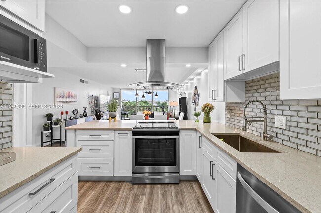 Photo - 2661 S Course Dr House