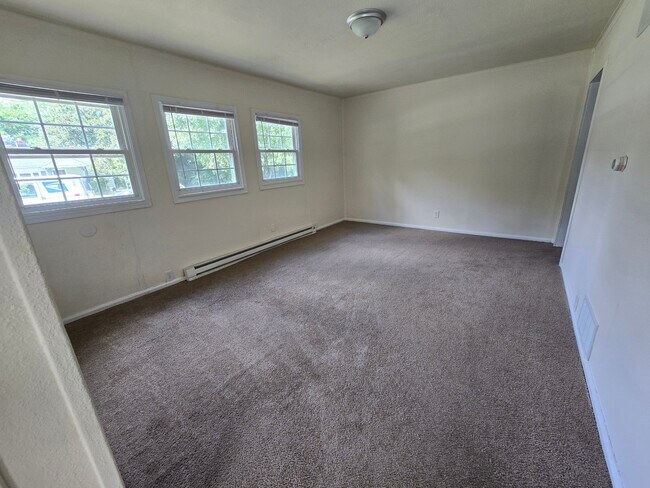Foto del edificio - 1025 Bradley Ln