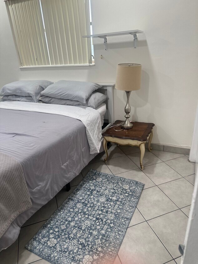 Foto principal - 371 SW 8th St