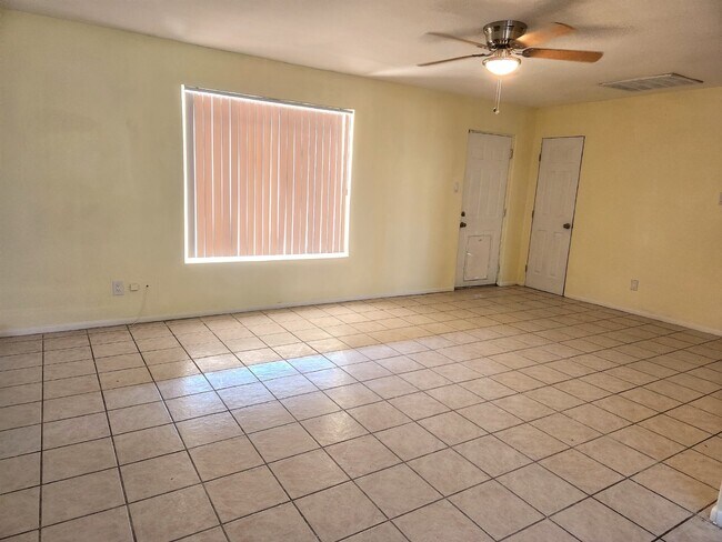 Foto del edificio - 4 BEDROOM SINGLE FAMILY HOME FOR LEASE PHOENIX