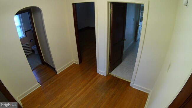 Building Photo - 4522 Avondale St