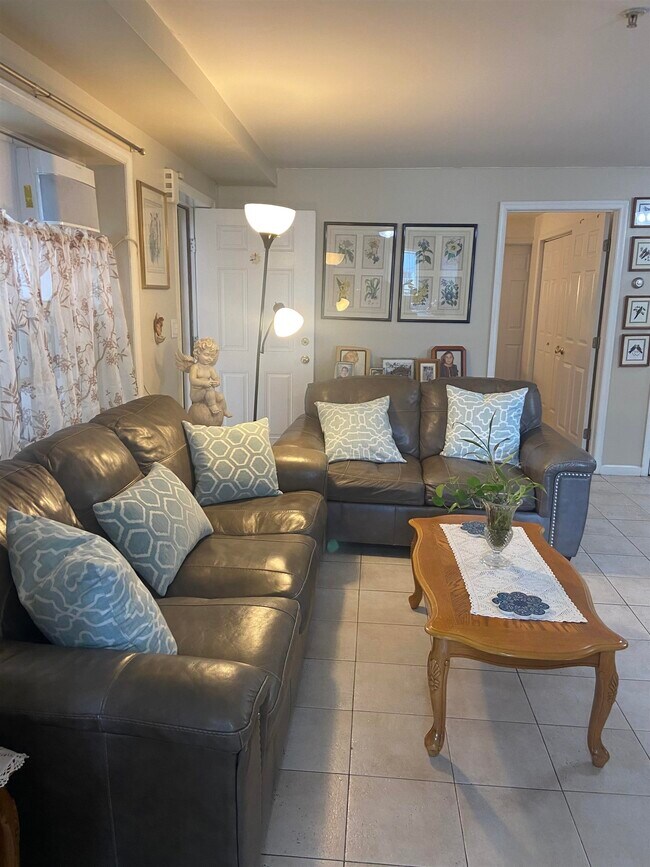 Foto del edificio - 6724 Madison St