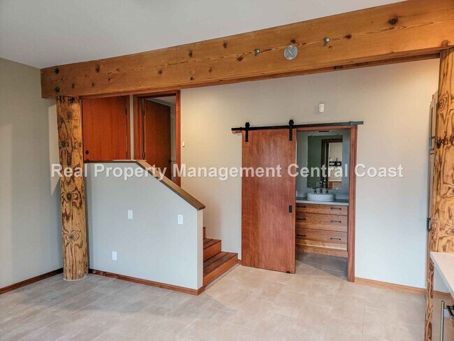 Building Photo - AVAILABLE NOW - Beautiful Studio With Views