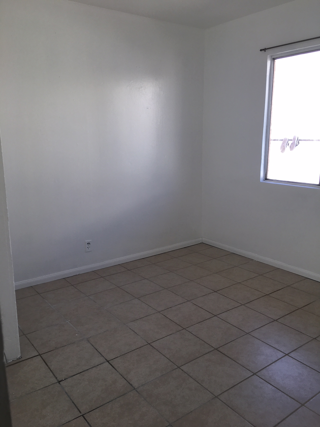 Building Photo - 1517 Plaza del Amo