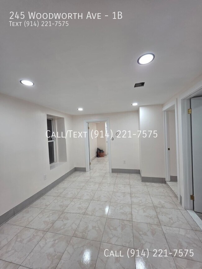 Foto del edificio - 245 Woodworth Ave