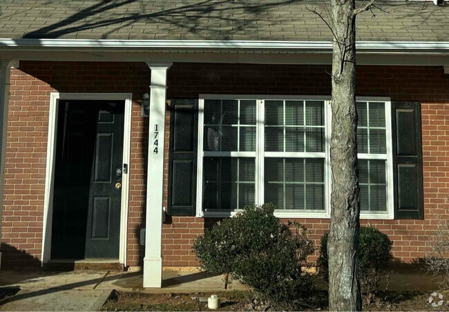 Building Photo - 1744 Fielding Way