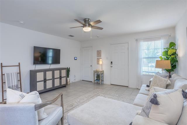 Foto del edificio - 6104 Darkstar Dr