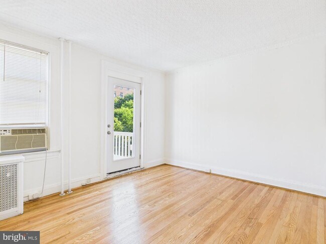 Foto del edificio - 205 E 33rd St