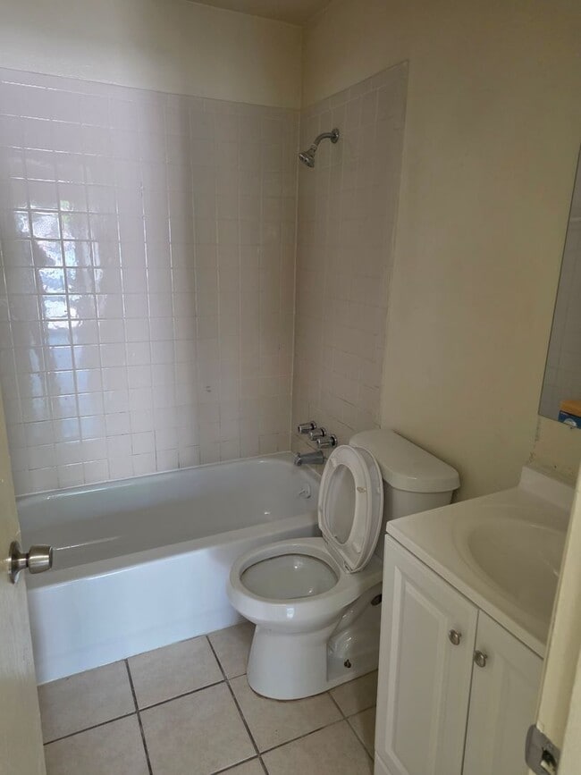 Building Photo - 3/2 DUPLEX