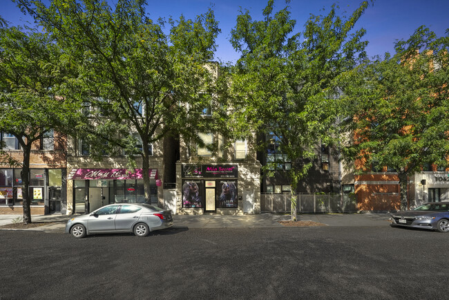 Building Photo - 1056 N Ashland Ave