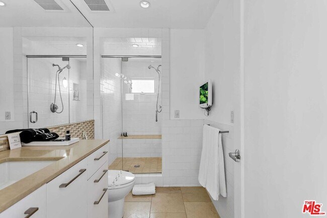 Foto del edificio - 24742 Malibu Rd