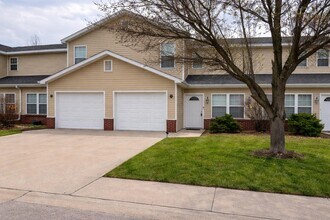 Building Photo - 5000 Derby Ridge Dr