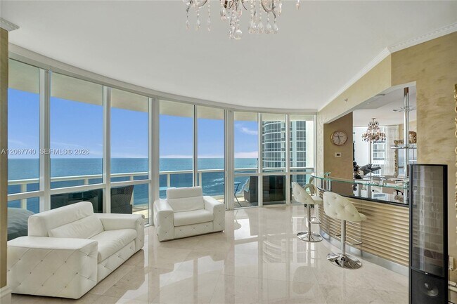 Foto del edificio - 18201 Collins Ave