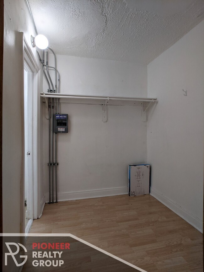 Building Photo - 4731 N Beacon St