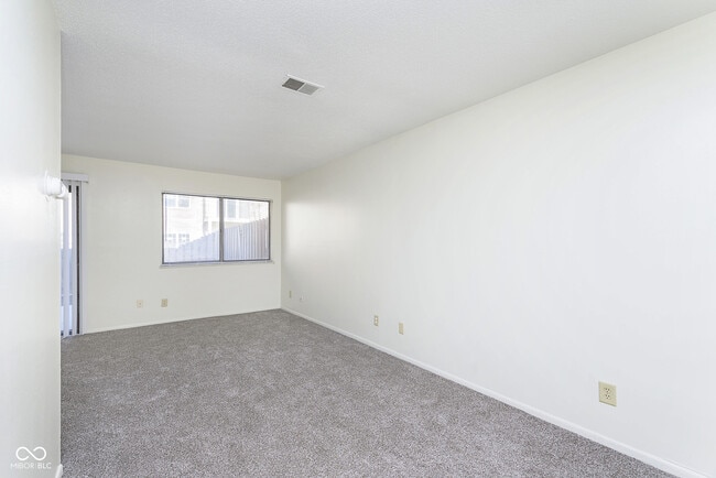 Foto del edificio - 114 Greenwood Trail N Dr