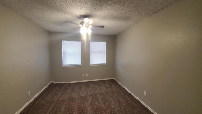 Building Photo - 4 bedroom Garland home.  Move in ready