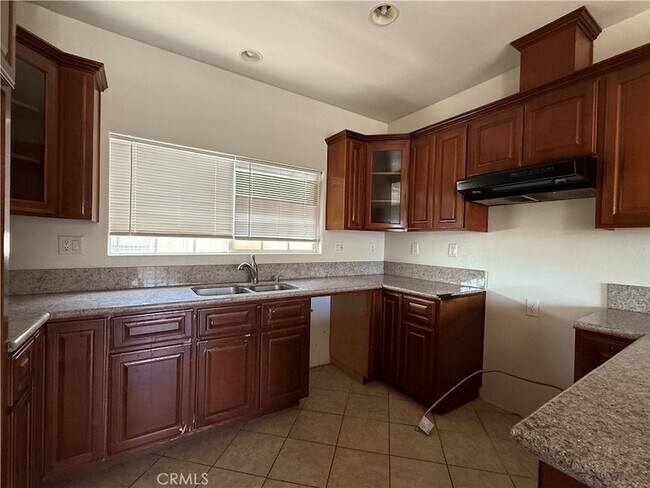 Foto del edificio - 418 W 223rd St