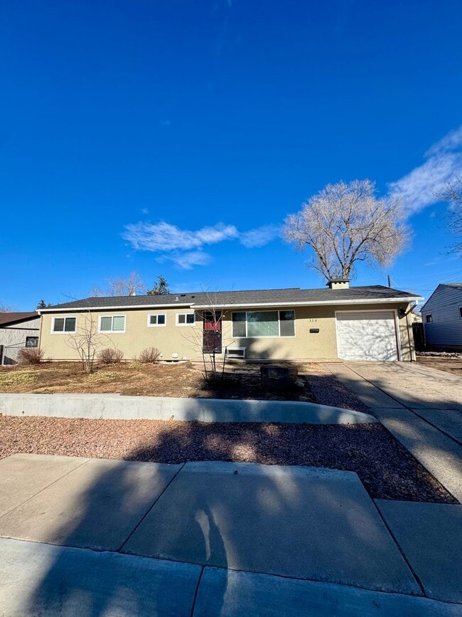 Photo - Charming 3 bedroom/2 bath close to UCCS House