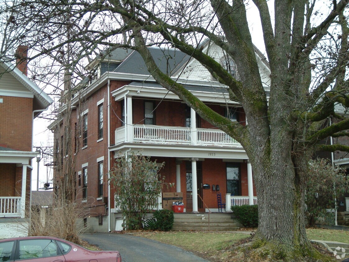 Building Photo - 1923 Cleneay Ave
