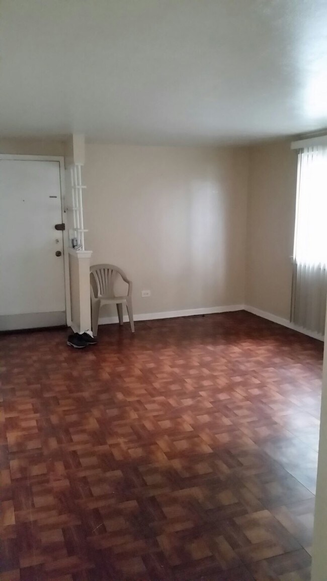 Sala de estar - APTECH Investments Inc