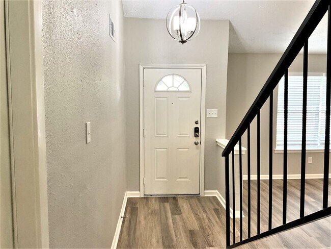 Building Photo - 2326 Meade Ct