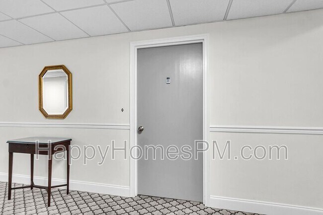 Foto del edificio - 14 Lockwood Dr