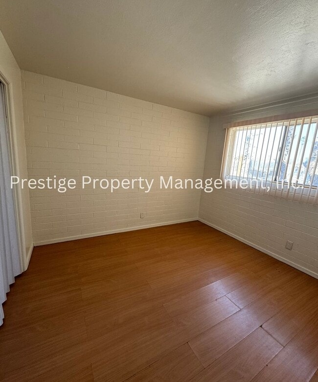 Building Photo - 2148