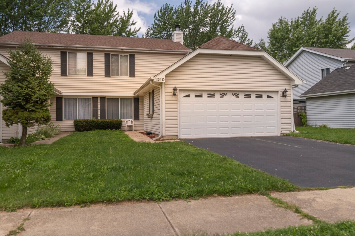 Foto principal - 1210 Andover Cir