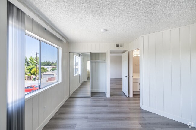 1 habitación, 1 baño - 850 pies cuadrados - Dormitorio - Nelk Manor