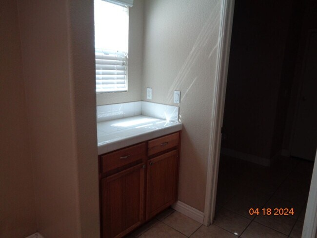 Foto del edificio - Large West Lancaster 2 Story Built in 2004 with 3638 sq. ft.