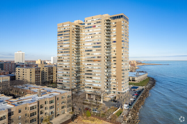 Building Photo - Shoreline Towers Condominiums