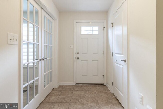 Foto del edificio - 4658 Hudson St