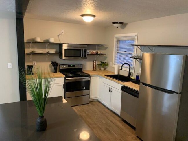 Foto del edificio - 1808 The Meadow Rd