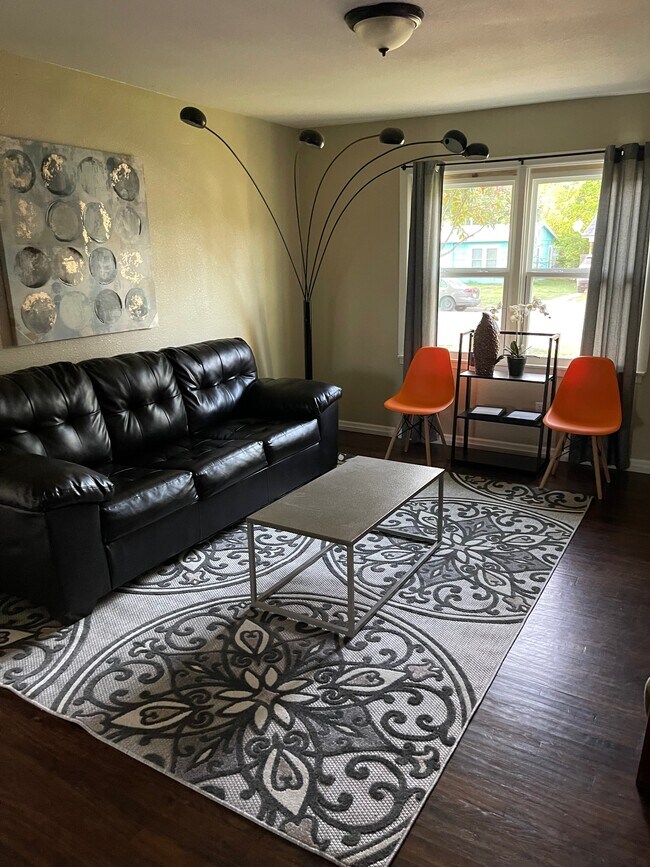 Foto del edificio - 4244 Asbury Ave