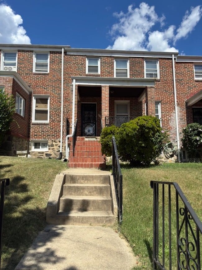Building Photo - 3028 Hanlon Ave