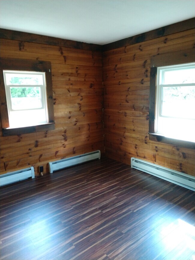 Master Bedroom - 1744 Oshea Rd