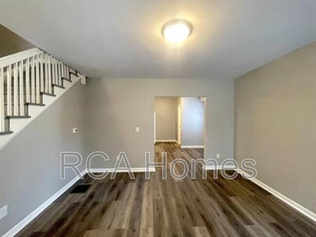 Foto del edificio - 3747 E Market St