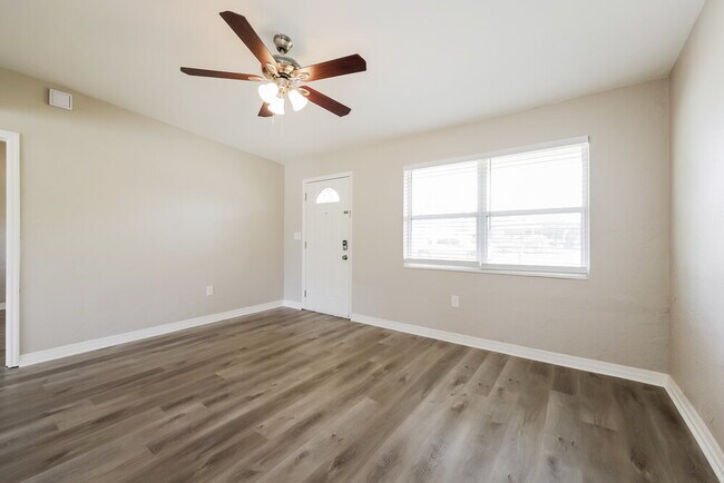 Foto del edificio - 1412 Brookhill Dr