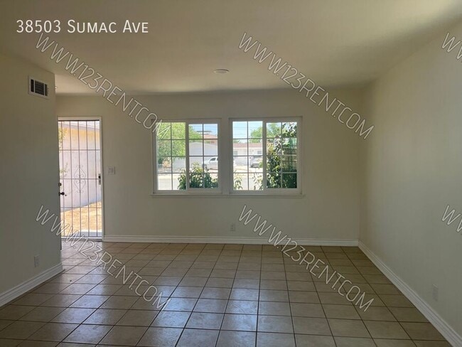 Building Photo - 38503 Sumac Ave