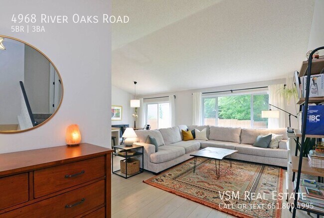 Building Photo - Gorgeous 5 BD/ 3 BA Home In Rockford.