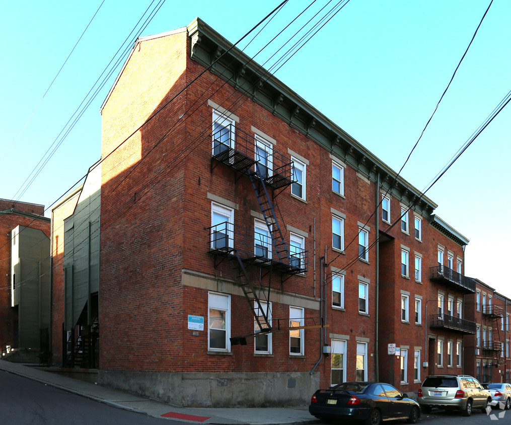 Primary Photo - Pendleton III Apartments